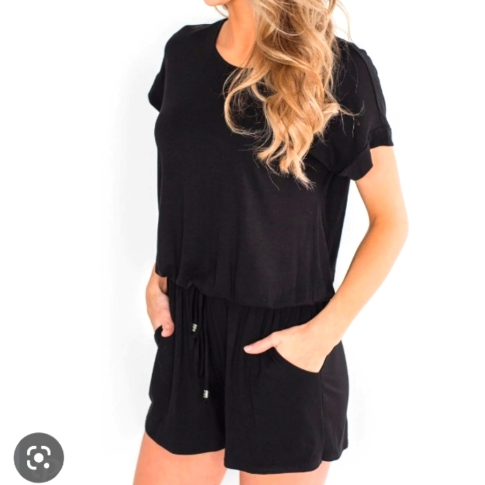 Algalaround (Size L) Black V-Neck Drawstring Waist Romper (NWT)